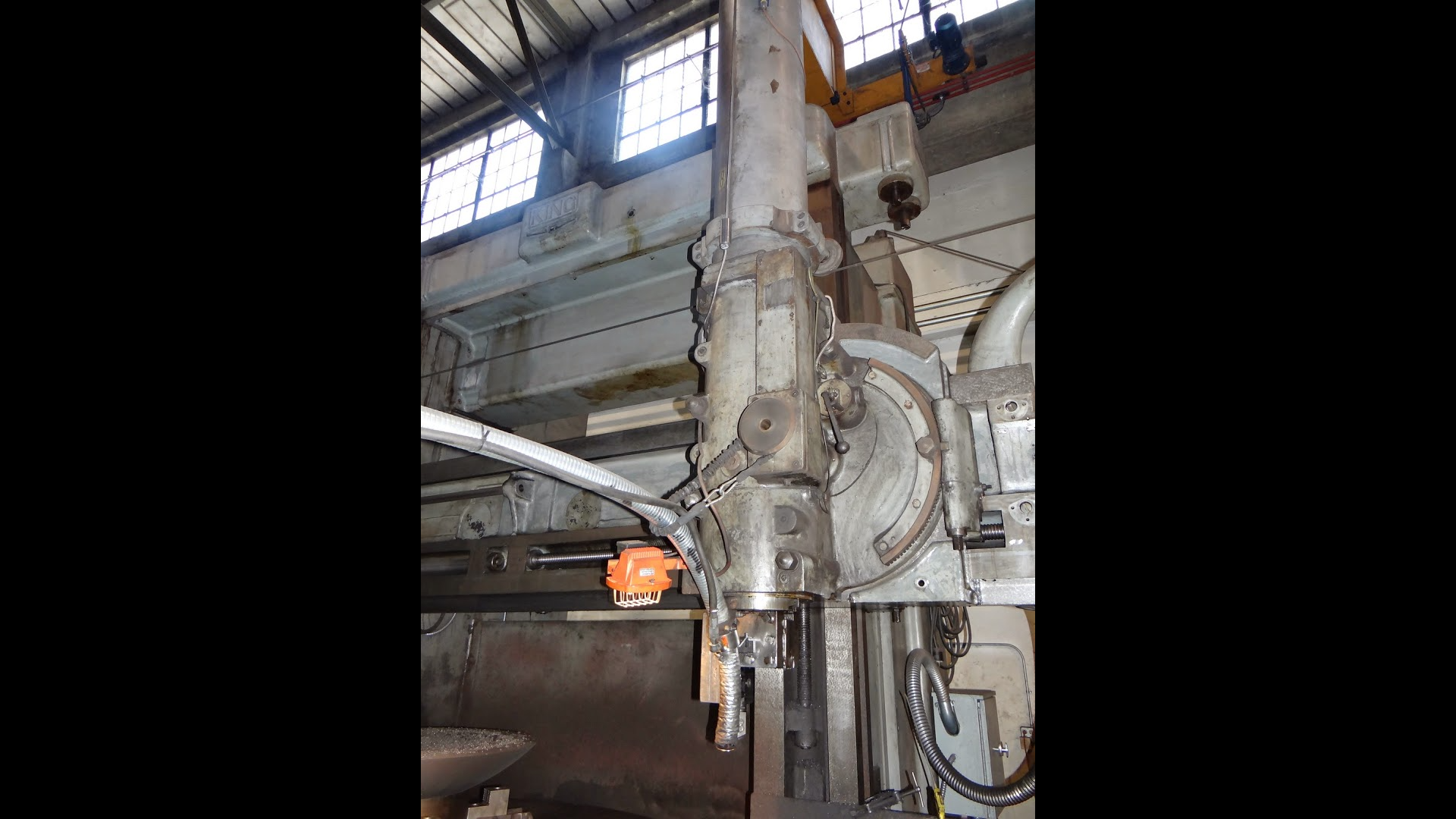 Business end of the vertical axis where the cutting bit is mounted